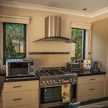 Beach Escape Magnesium Pool Dog Happy Gc Airport Apartment Gold Coast Exterior foto